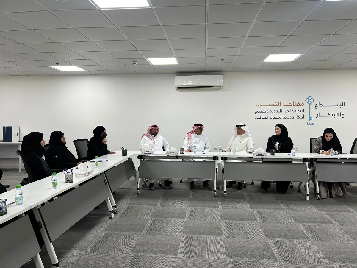 بين القطيف وسيهات.. شراكة إنسانية بين سعادة وجمعية الأمل لدعم مرضى السرطان
