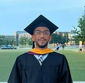 من القطيف.. جامعة تكساس أي أند إم تمنح «محمد غريب» الماجستير في الهندسة الكهربائية