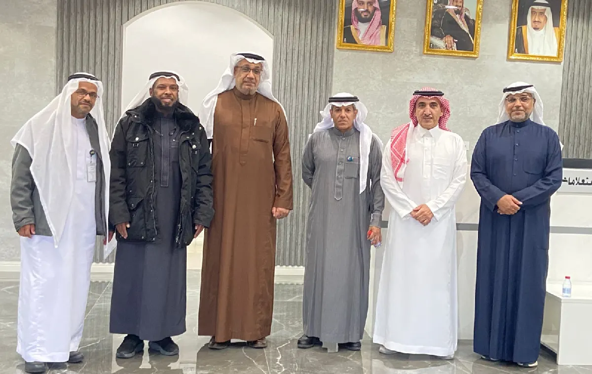 من الرياض.. وفد الإدارة العامة لمراكز التوجيه والإرشاد الأسري يناقش مع بر سنابس الإنجازات والمستجدات لمركز سنا