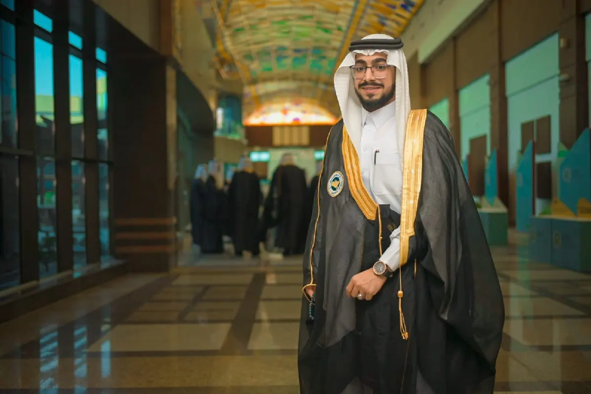 من تاروت.. مع مرتبة الشرف.. جامعة الملك فيصل تمنح «سجاد الأحمد» البكالوريوس في الهندسة الميكانيكية