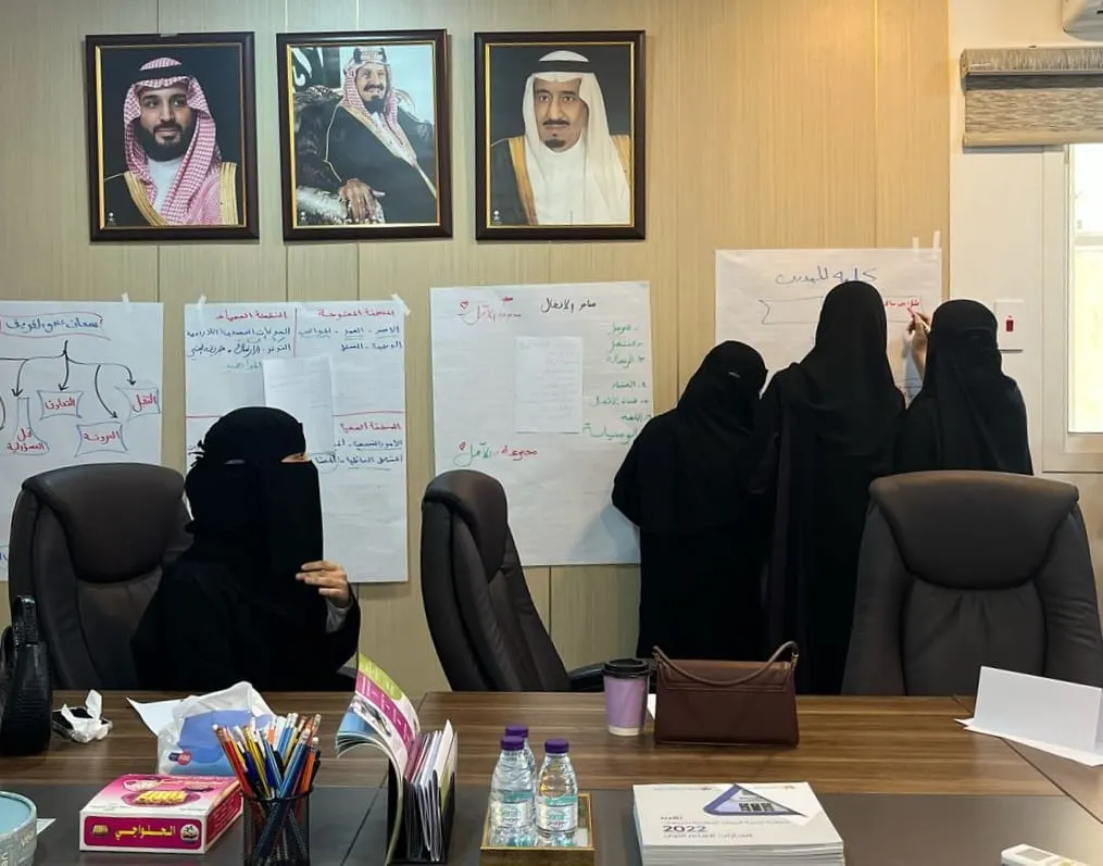 في موارد سيهات.. زهراء آل اخواهر تعرف طالبات التدريب التعاوني على المفهوم الوظيفي