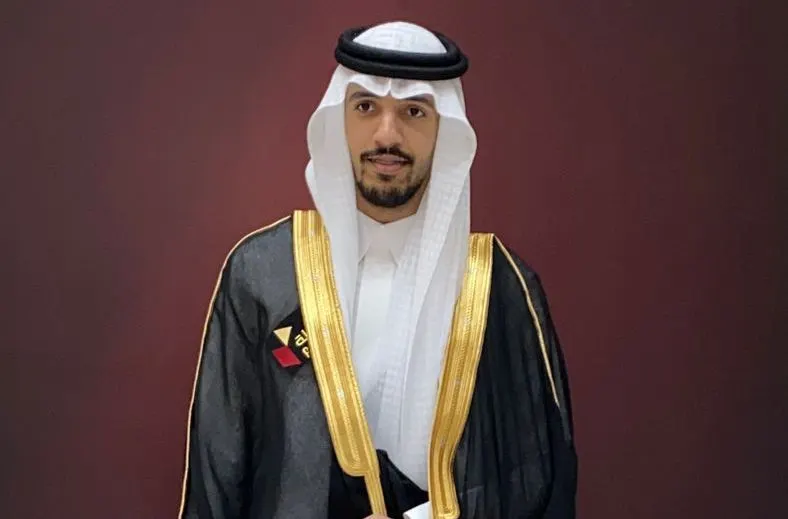 من القطيف.. كليات الأصالة تمنح عبدالله اخوان البكالوريوس في القانون مع مرتبة الشرف