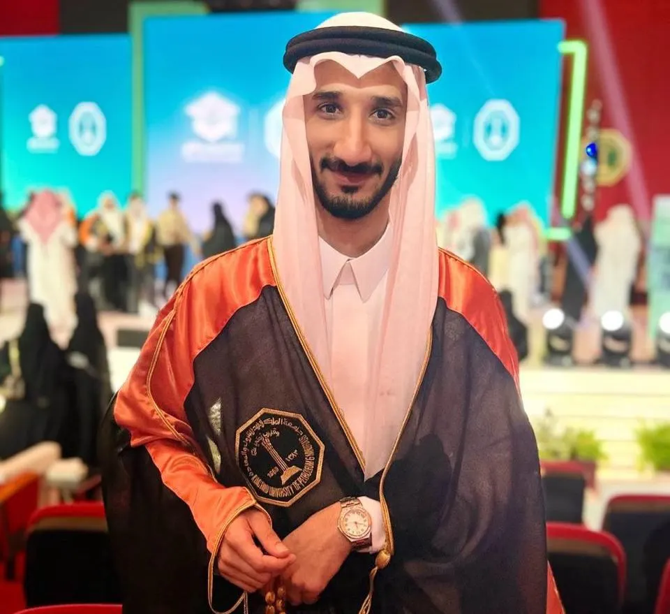 من القديح.. مع مرتبة الشرف.. جامعة البترول تمنح «مصطفى اعبيدان» بكالوريوس الهندسة الكهربائية