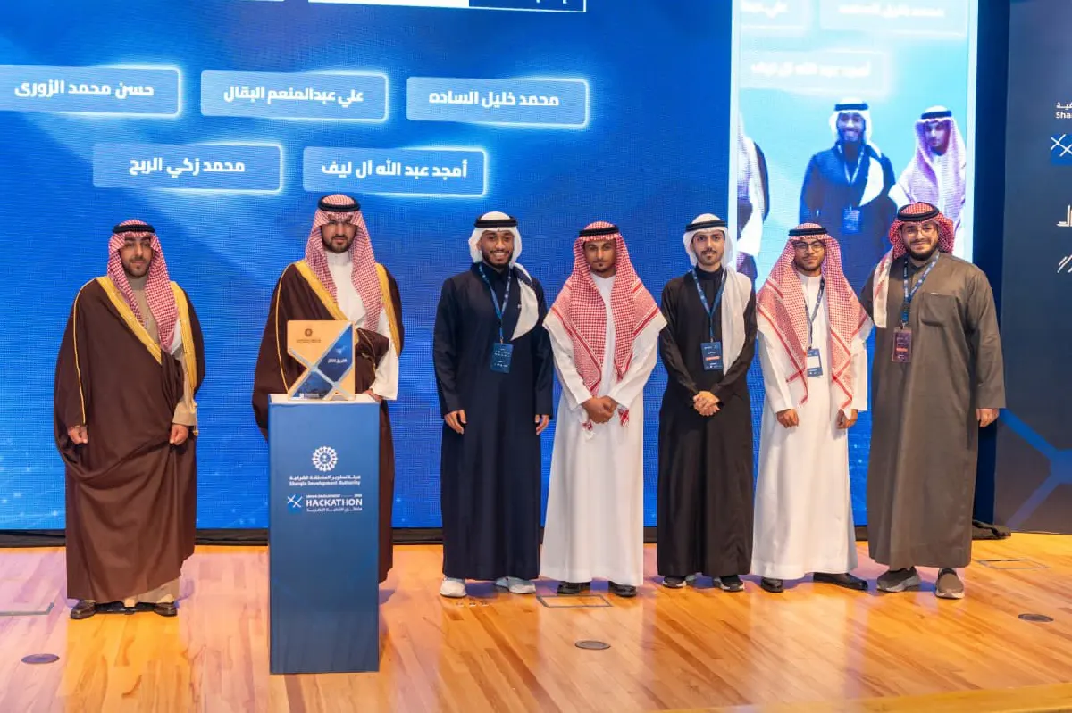 أبناء القطيف يفكون أزمة التكدس بطريق ميناء الملك عبدالعزيز ويحصدون ذهب «التنمية الحضرية وجودة الحياة»