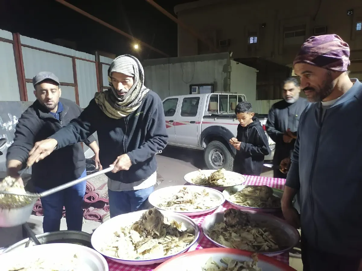 الباچة.. مائدة سنوية تجمع أهالي التوبي في نادي كبار السن