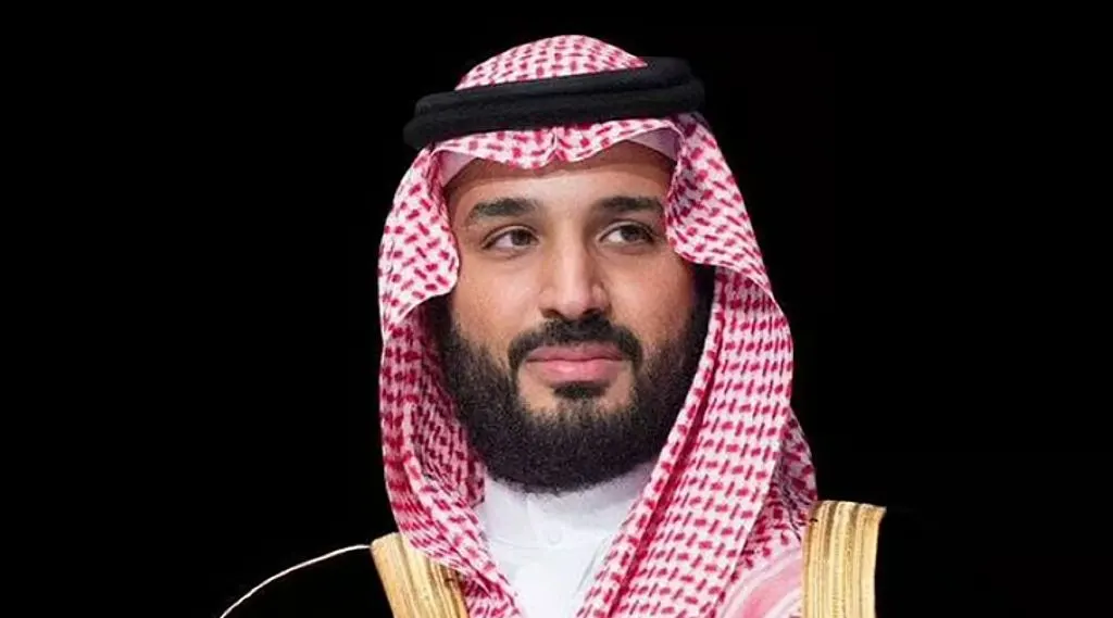التعليم تلزم طلاب المدارس الثانوية الحكومية والأهلية بالتقيد بالزي السعودي