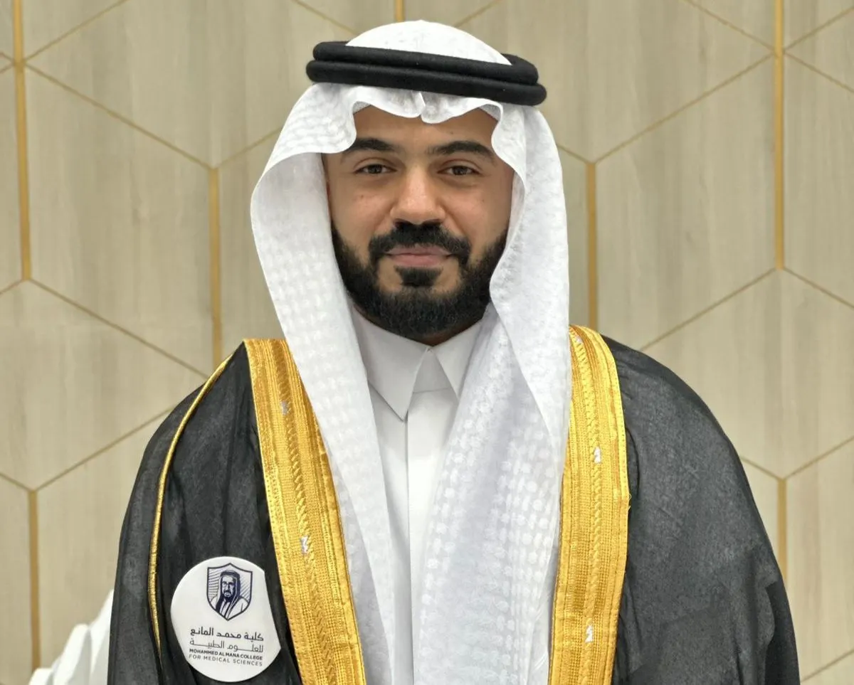 من جزيرة تاروت.. «كلية محمد المانع الطبية» تمنح حسن لمشيقري البكالوريوس في التمريض