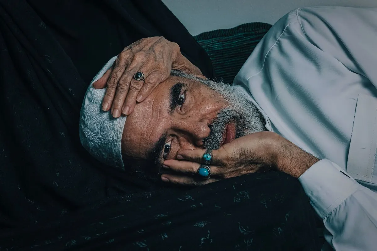 «حنان الأم».. صورة تختصر العمر وتمنح مصوِّرًا من سنابس فوزًا مستحقًا في مهرجان قطر للصورة