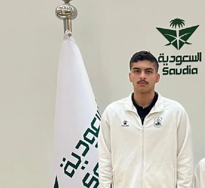 ابن صفوى محمد آل نصفان يحقق لقب بطولة التشيك الدولية للإسكواش