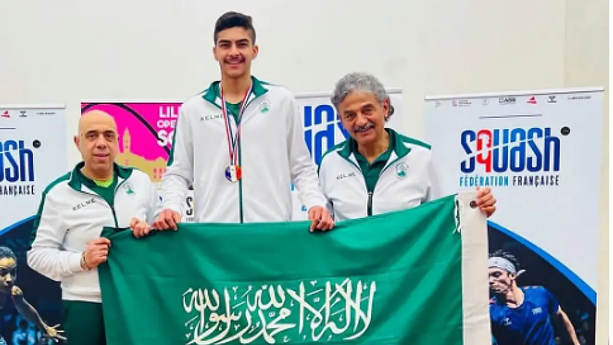 آل نصفان يكتب التاريخ.. الذهب السعودي يلمع في بطولة هونغ كونغ الآسيوية للإسكواش