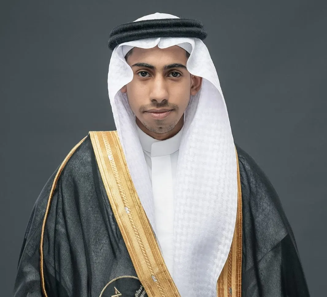 من القديح.. «جامعة الإمام عبدالرحمن بن فيصل» تمنح عبدالله آل عبيد درجة البكالوريوس في المحاسبة