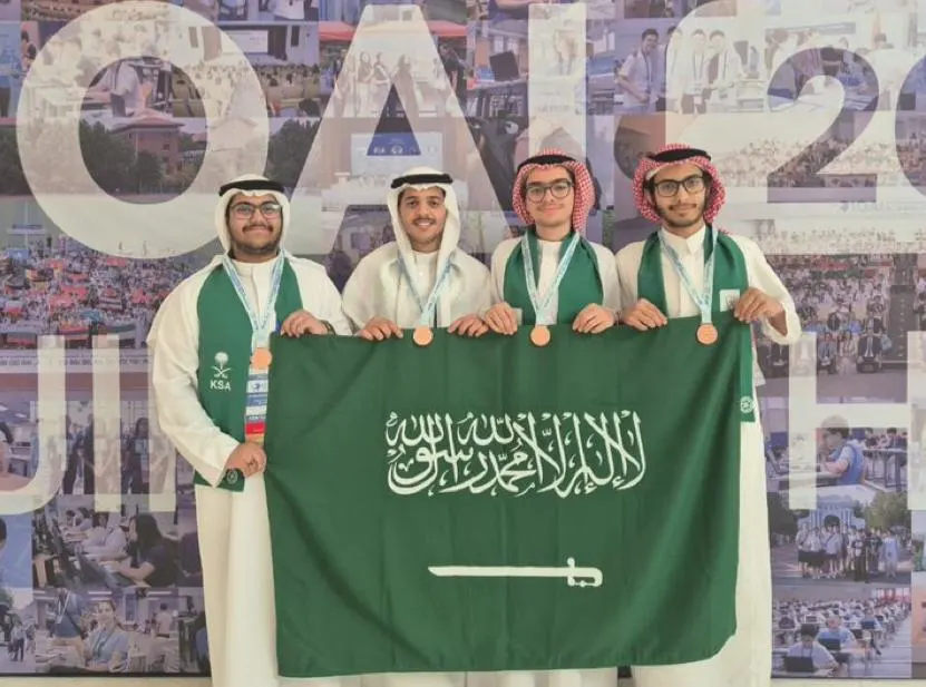 «طلاب القطيف يحلقون في بكين».. الخباز والسلمان يضعان السعودية على خارطة الذكاء الاصطناعي العالمية