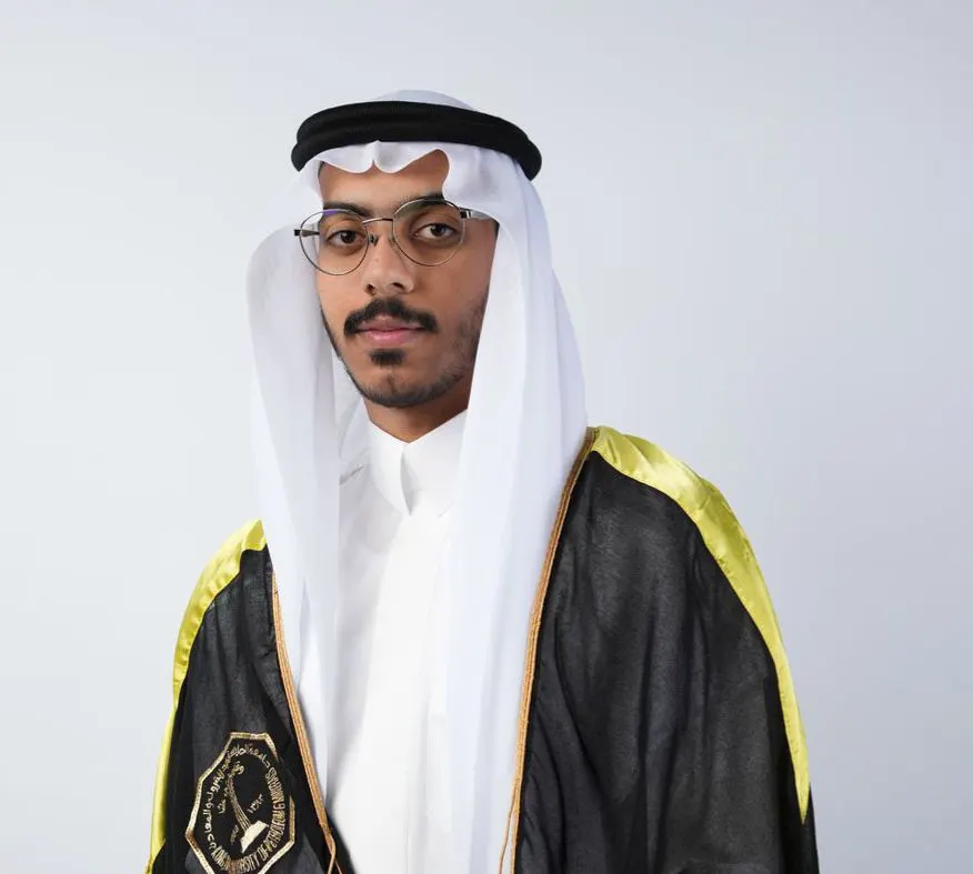 من الجارودية.. جامعة الملك فهد للبترول والمعادن تمنح «حسين الدار» البكالوريوس في الهندسة الكيميائية