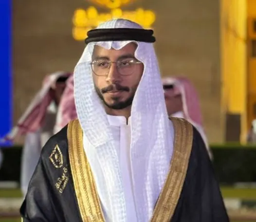 من جزيرة تاروت.. «جامعة بيشة» تمنح أحمد الضامن درجة البكالوريوس في التمريض