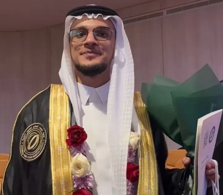 من سيهات.. كلية المانع تمنح «علي المختار» درجة البكالوريوس في التمريض