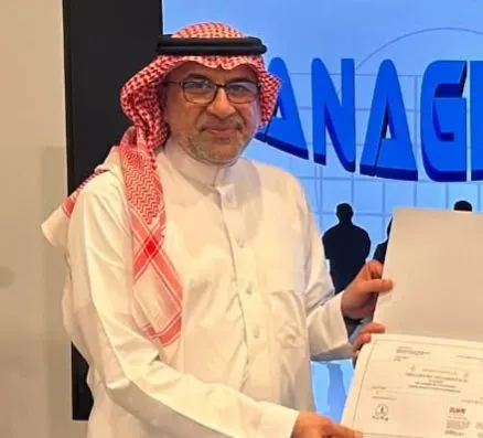 من سيهات.. «آل يوسف» يشارك في دورة «الإدارة التنفيذية» بدبي