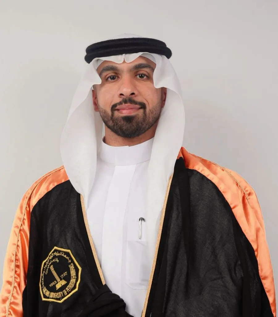 من القطيف.. «الملك فهد للبترول والمعادن» تمنح أحمد فؤاد آل شيخ علي بكالوريوس الهندسة الميكانيكية مع مرتبة الشرف الثانية