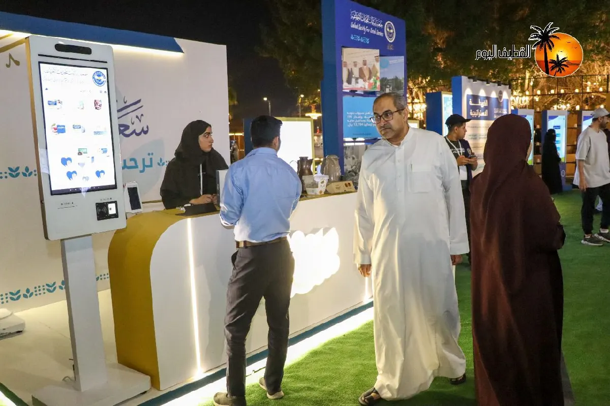 في سيهات.. «خلود العطاء» يواصل استقبال الآلاف… والبيت العود يستعيد ذاكرة القطيف