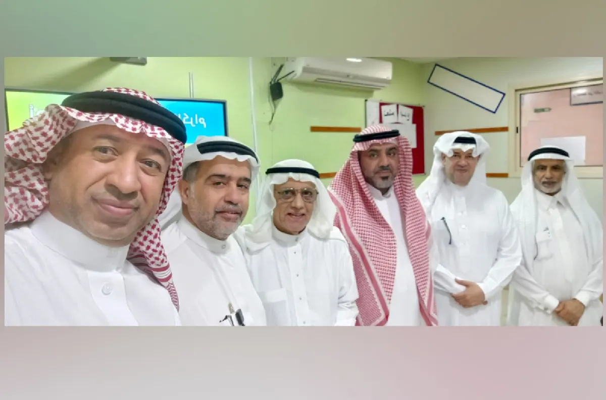 في مبادرة غير تقليدية بالقطيف.. جمعية الفردوس تصقل وعي الطلاب من داخل المقابر