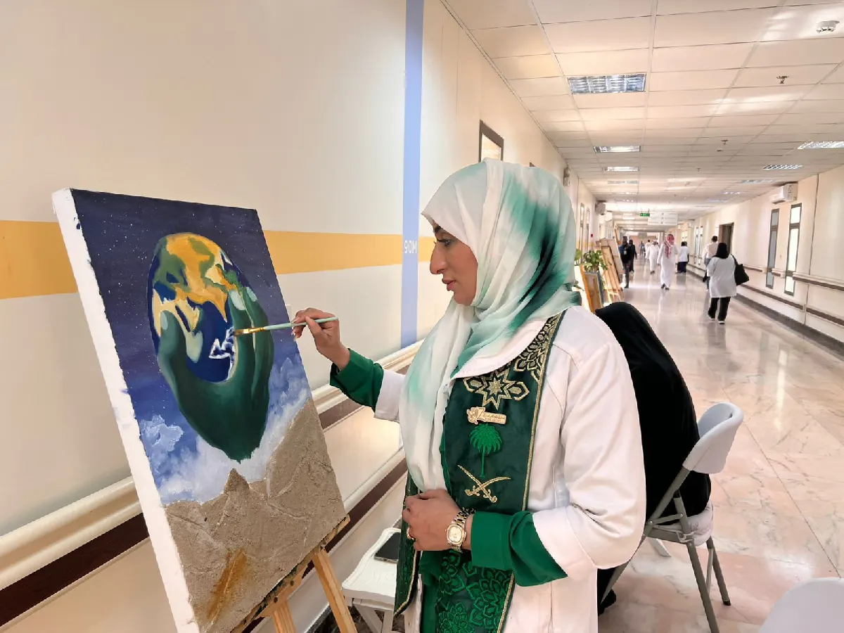 من رحم الألم يولد الجمال.. الفن القطيفي يرسم الأمل في ممرات الطب بالدمام