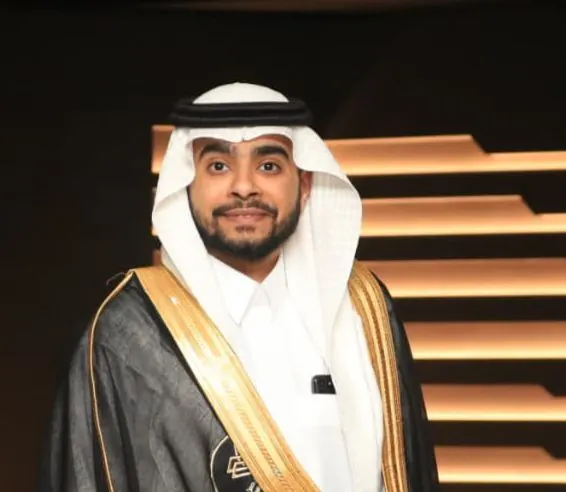 من تاروت.. جامعة الإمام عبدالرحمن بن فيصل تمنح عباس الشوق البكالوريوس في هندسة النقل والمرور