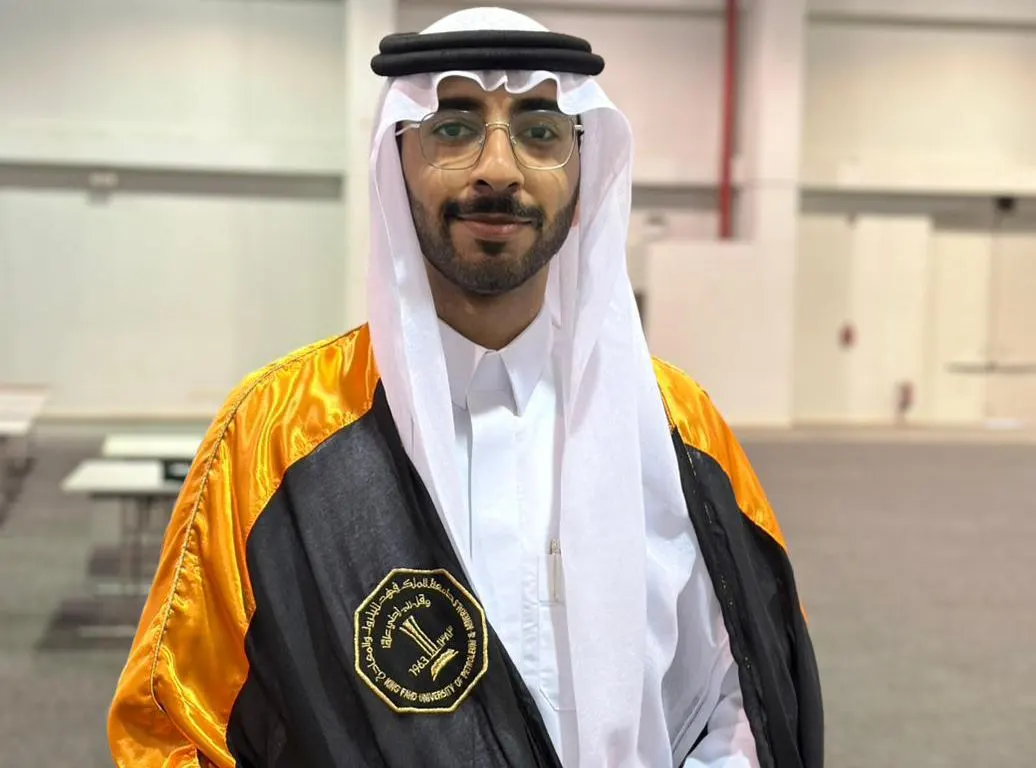 من القديح.. مع مرتبة الشرف الثانية.. «جامعة الملك فهد للبترول والمعادن» تمنح سجاد آل محمود درجة البكالوريوس في هندسة التحكم والقياس