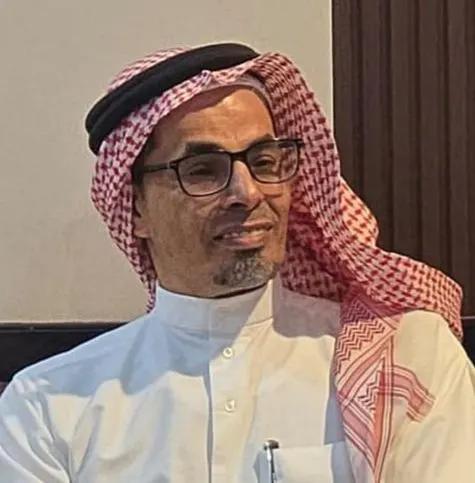 من القطيف.. مدرسة ربعي بن عامر تكرّم المعلم «حسين القصاب» بمناسبة تقاعده