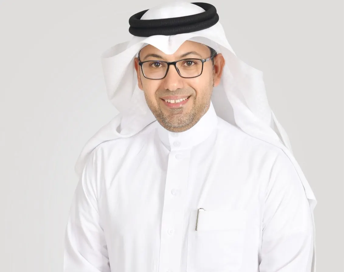 لمشاركته في تدريب الطلاب على مهارات الاختبار التحصيلي لمادة الكيمياء.. تعليم الشرقية يكرِّم زكريا المياد