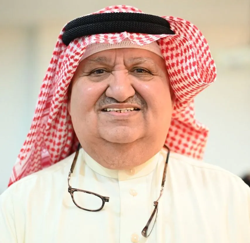 العلاقة بين النادي والمجتمع