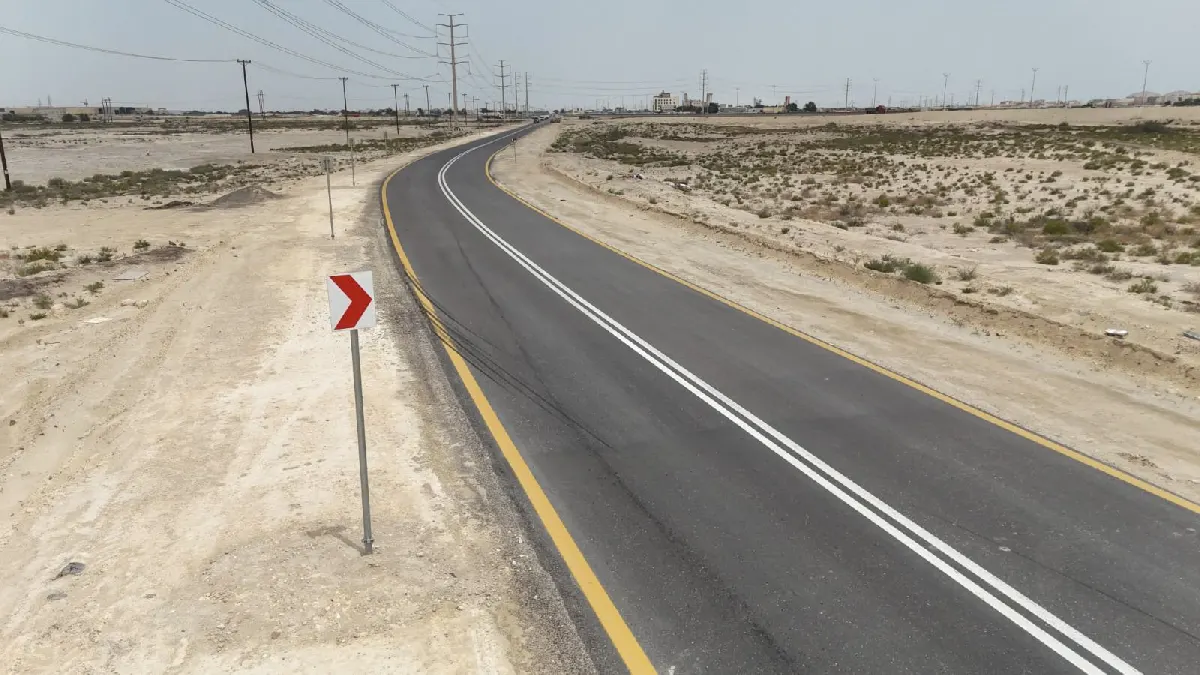 بطول 5.5 كيلومترات.. «بلدية القطيف» ترفع كفاءة طريق البدراني وتُعزّز السلامة المرورية