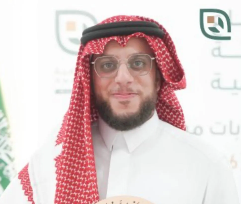 في العوامية.. تقديرًا لجهوده وعطائه.. الجمعية الخيرية تكرم عضو مجلس إدارتها السابق المحامي «هشام الفرج»