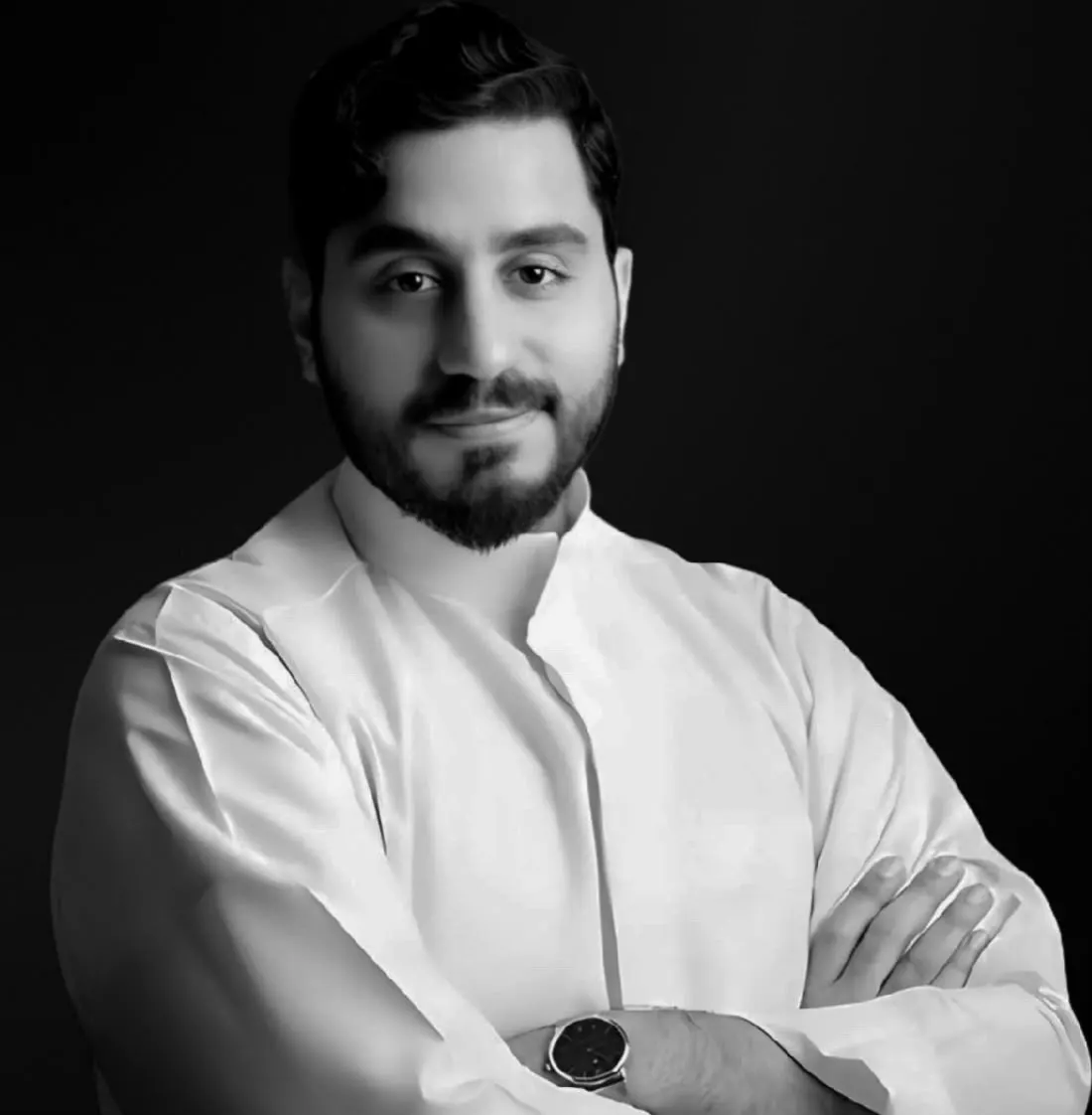 «نازلة من أعاليه» تصعد إلى منصة التتويج.. شاعر جزيرة تاروت علي آل قمبر ثانيًا في جائزة راشد بن حميد
