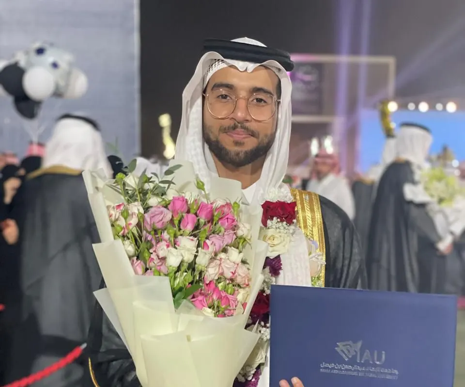من الجارودية.. «جامعة الإمام عبدالرحمن بن فيصل» تمنح أحمد آل خليف درجة البكالوريوس في الطب والجراحة