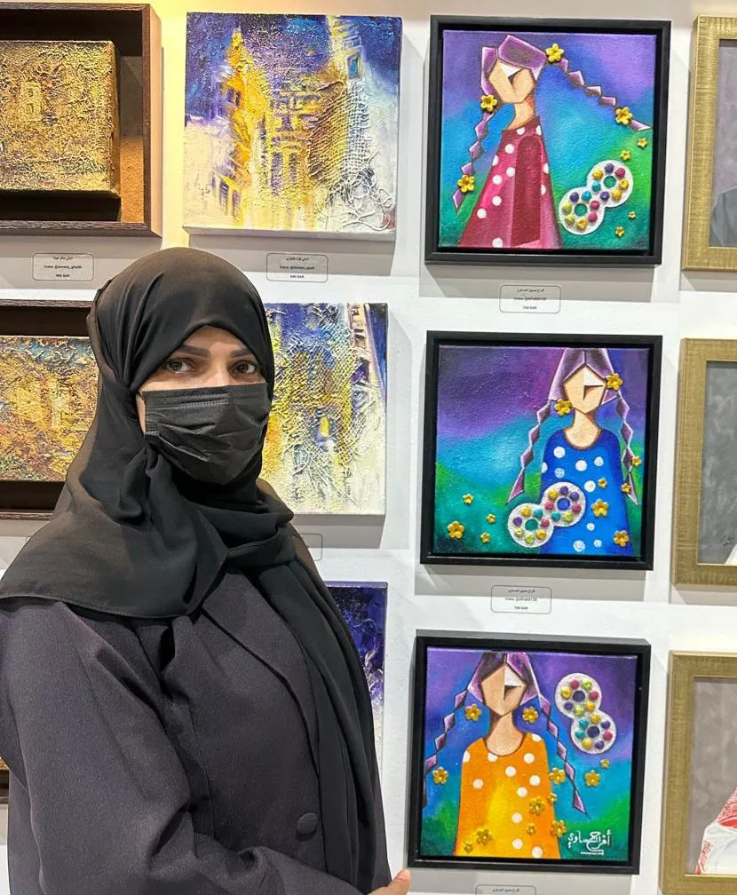 من سيهات.. بـ احتمالات لفن لا تنتهي.. أفراح الحساوي تُطرّز لوحات الطفولة بألوان البراءة