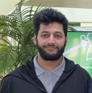 من القطيف.. تقديرًا إسهامه المتميّز.. معهد إتقان يكرّم «سجاد الحمود»