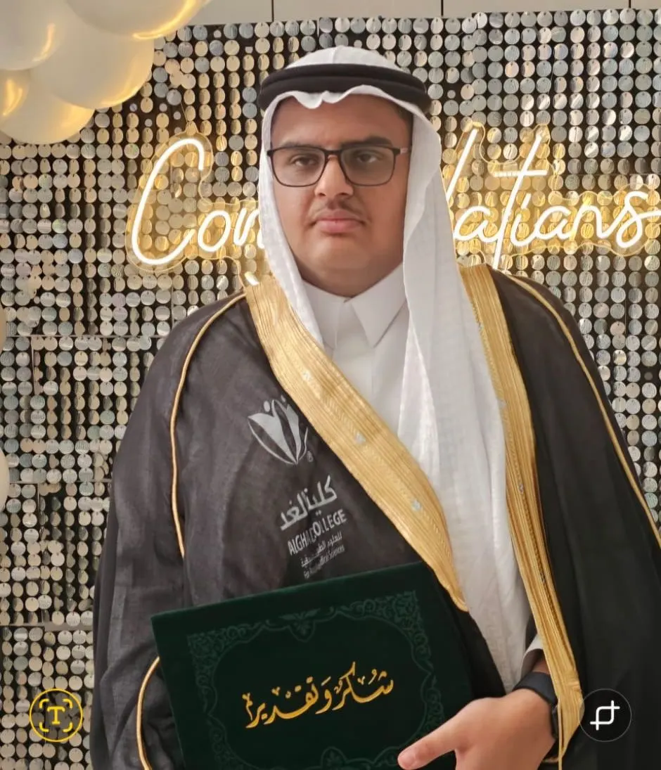 من القطيف.. كلية الغد للعلوم التطبيقية تمنح «فراس الجشي» البكالوريوس في طب الطوارئ