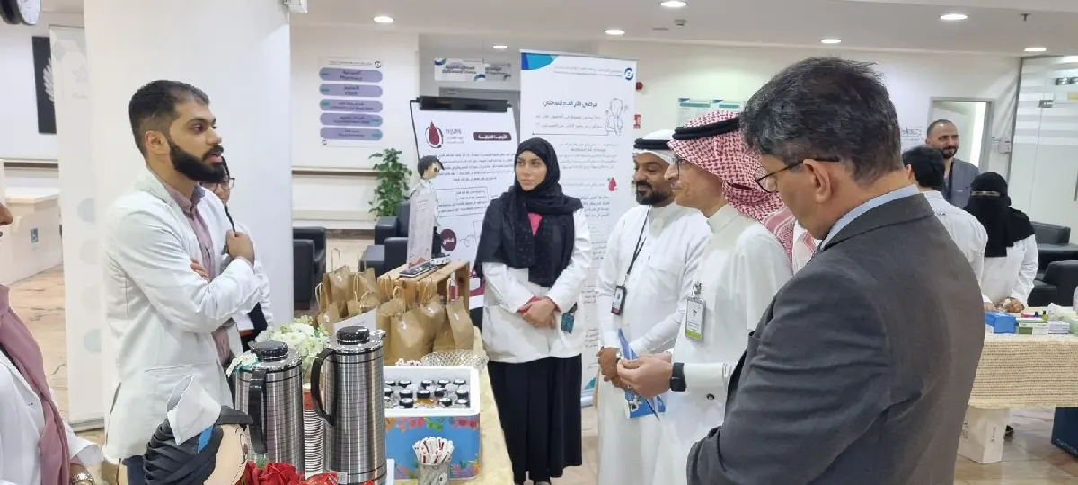 في القطيف.. مستشفى الأمير محمد بن فهد يفعل يوم الأنيميا المنجلية بأركان توعوية