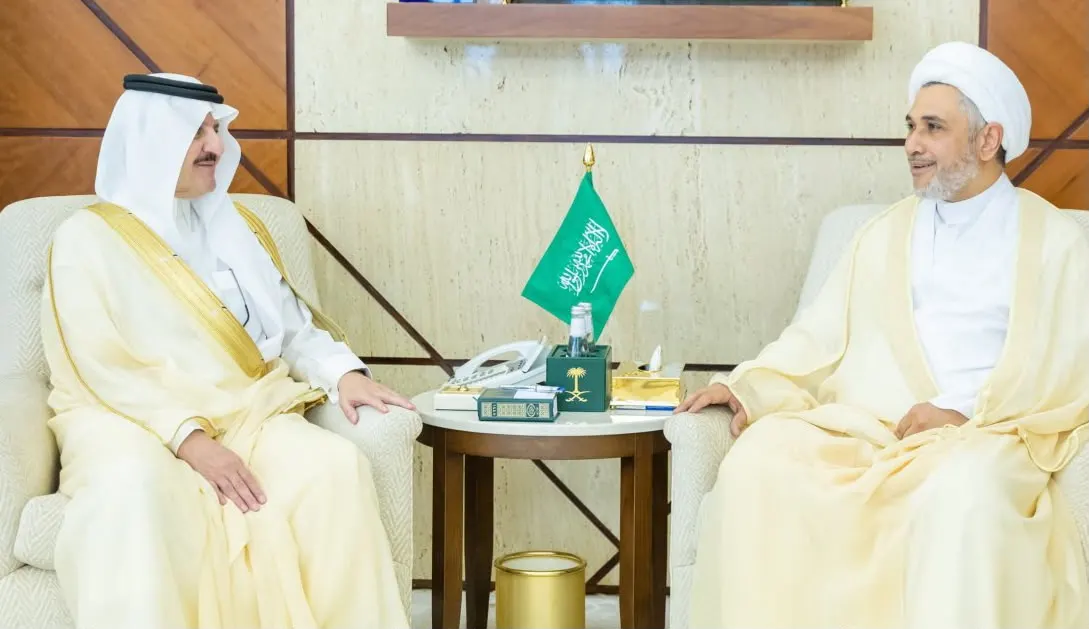 أمير ونائب أمير الشرقية يطلعان على جهود تطوير خدمات دائرة الأوقاف والمواريث بالقطيف