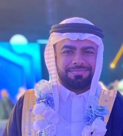 من العوامية.. «السعودية الإلكترونية» تمنح قصي الزيمور بكالوريوس تقنية المعلومات