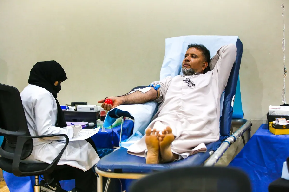 82 متبرعًا في انطلاقة حملة التبرع بالدم «ومن أحياها 22» بسيهات