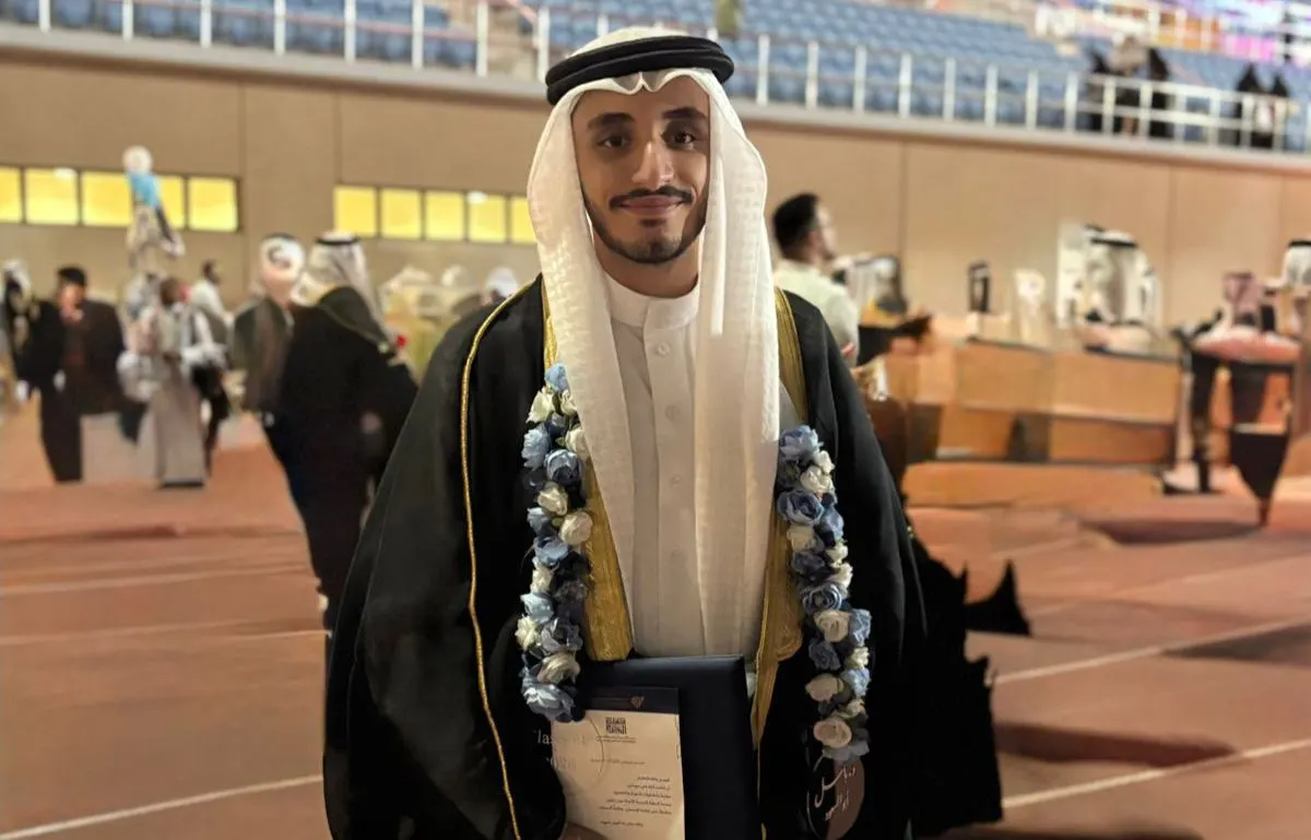 من القطيف.. «جامعة الإمام عبدالرحمن بن فيصل» تمنح باسل أبوالسعود بكالوريوس الطب والجراحة بمرتبة الشرف