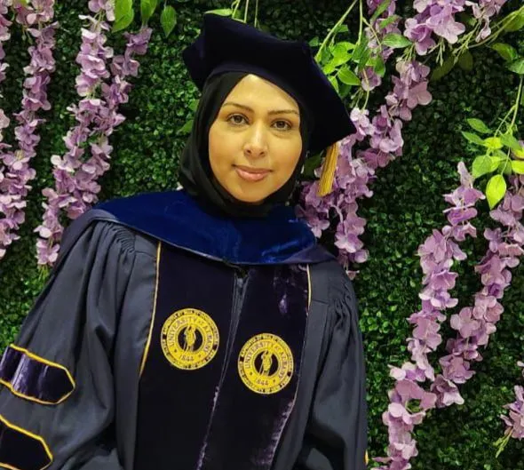 من صفوى.. «جامعة ألباني» في نيويورك تمنح زهراء العالي درجة الدكتوراه في الفلسفة