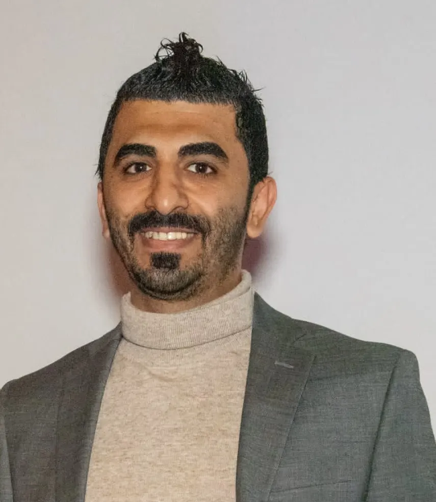 من سنابس.. جامعة نازرث بولاية نيويورك تمنح «مصطفى الحبيب» جائزة الطلاب القادة