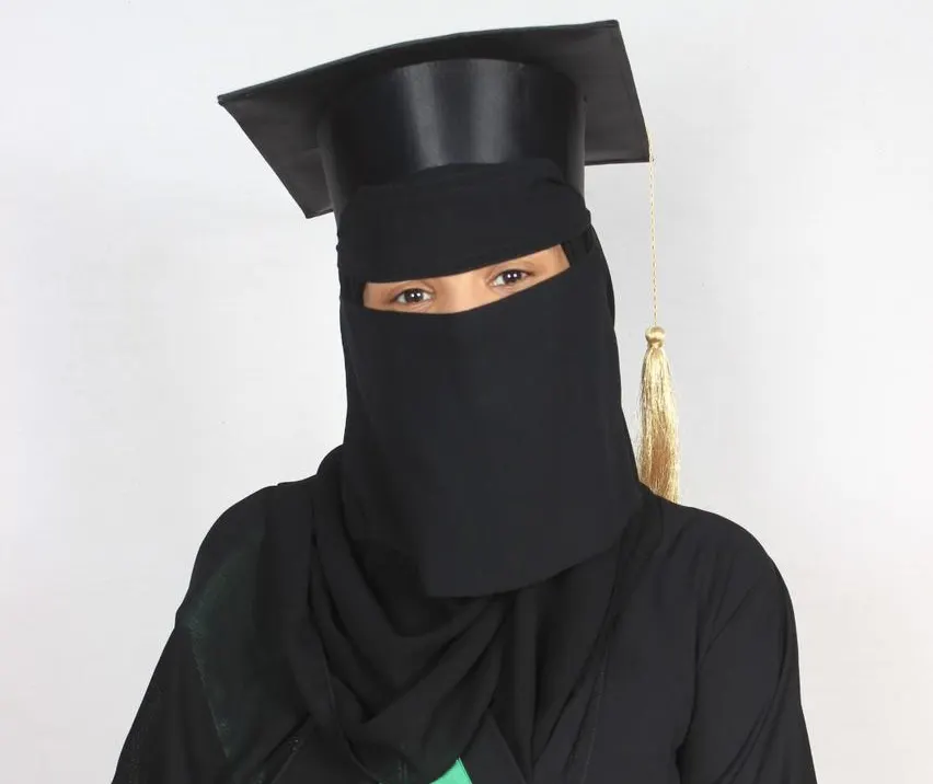 من الخويلدية.. جامعة حائل تمنح «زهراء آل قاسم» البكالوريوس في علم النفس