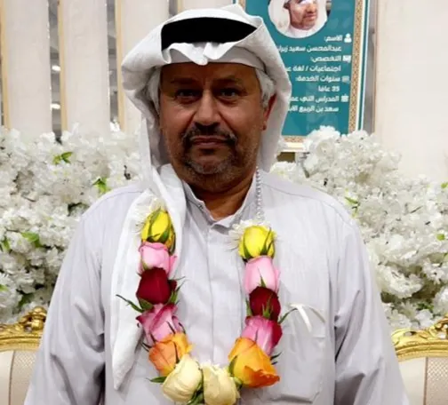 من القطيف.. بعد 30 عامًا من العطاء.. ابتدائية سعد بن الربيع تحتفي بـتقاعد المعلم «نوح آل هاشم»