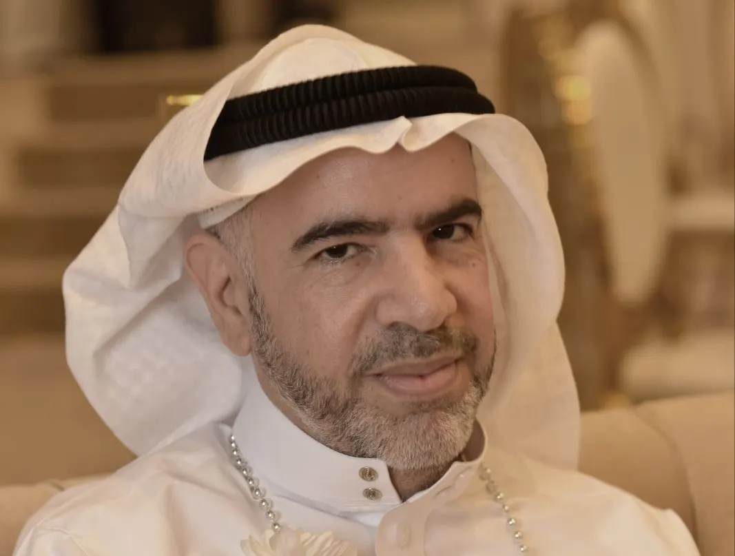 من القطيف.. بمناسبة تقاعده بعد مسيرة عطاء 30 عامًا في السلك التعليمي.. ابتدائية سعد بن الربيع تحتفي بالمعلم «مهدي الحداد»
