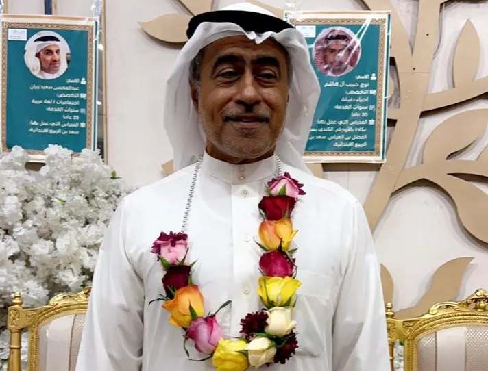 من القطيف.. بعد 31 عامًا في التعليم.. مدرسة سعد بن الربيع الابتدائية تكرّم المعلم «عادل آل جواد»