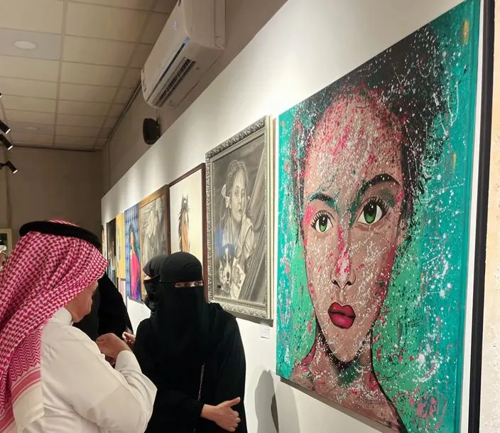 من القطيف.. بشاير آل خضر تزين معرض «جاهز للعرض» بلوحتها «نظرة حالمة»