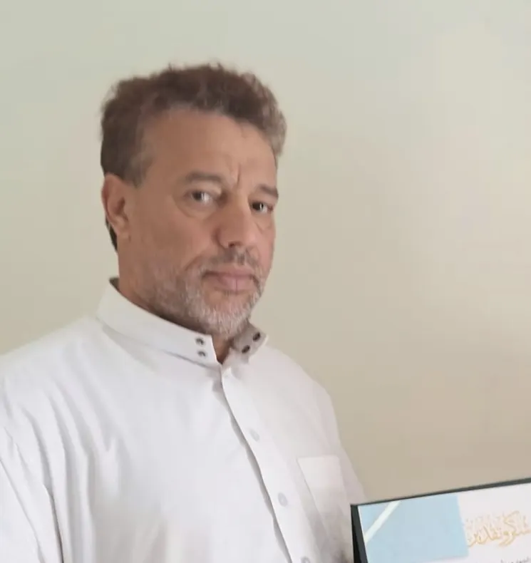 من القطيف.. نظير عطائه .. روضة الإبداع بجمعية التنمية الأهلية بالبحاري تكرم «السيد أسعد البحراني»