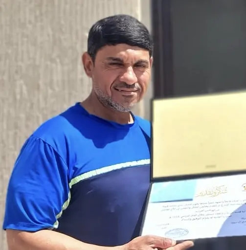من القديح.. نظير عطائه.. روضة الإبداع بجمعية التنمية الأهلية بالبحاري تكرم «عبد الله العوازم»